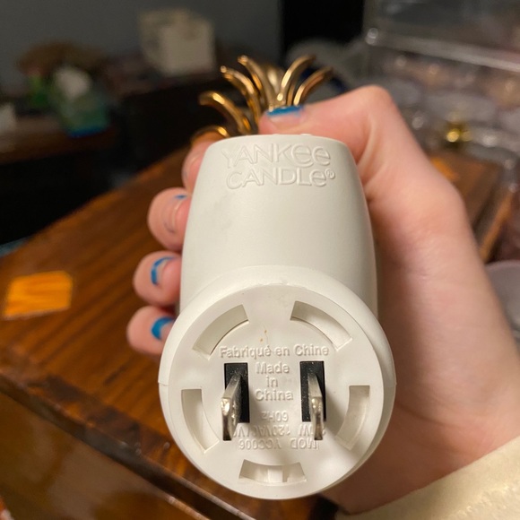 Yankee Candle Scent Plug Holder - Picture 2 of 2